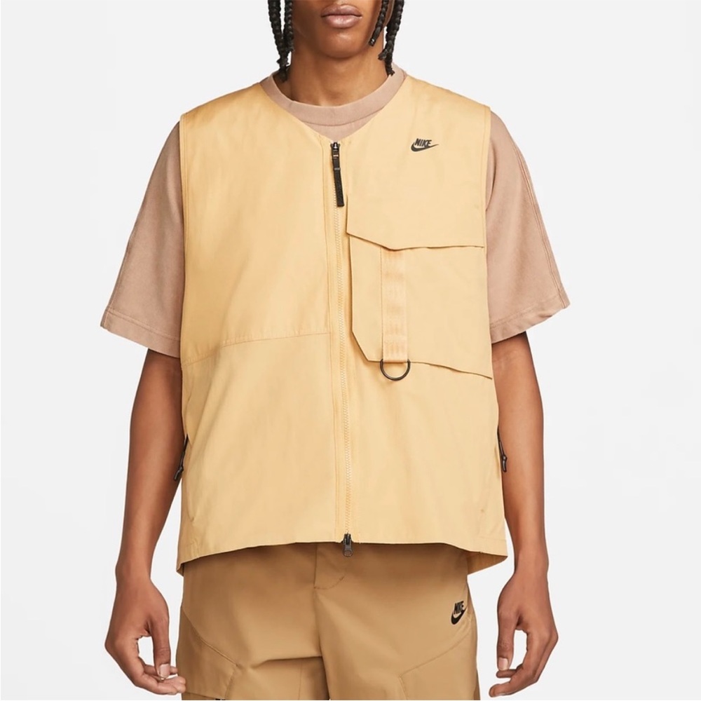 Nike Men's Sportswear Tech Pack Unlined Vest